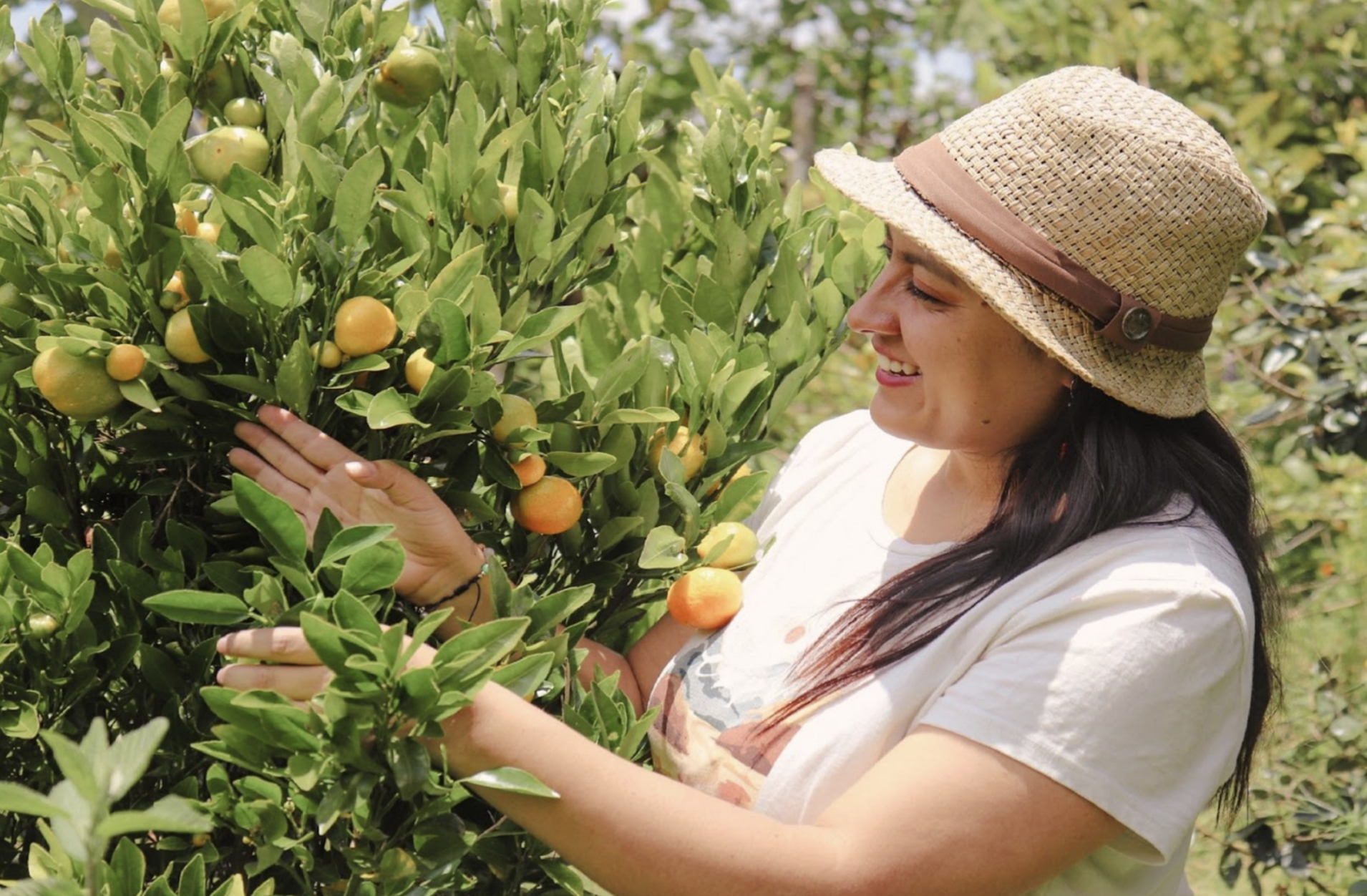 Microempresas client Lizeth Daniela Ramírez Tangarife, who runs La Aurora Agroecological school, a project aimed at promoting and disseminating the principles of ecological and community agriculture. Credit: Ricardo Ramos, Microempresas de Colombia